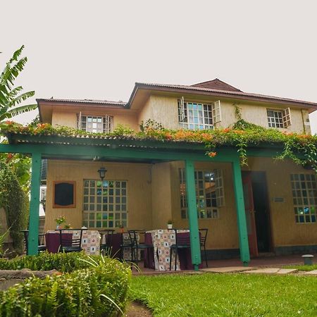 Crest Safari Lodge Bed And Breakfast Arusha Kültér fotó