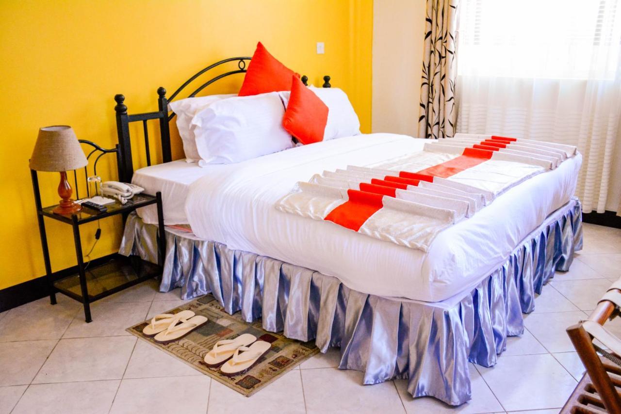 Crest Safari Lodge Bed And Breakfast Arusha Kültér fotó