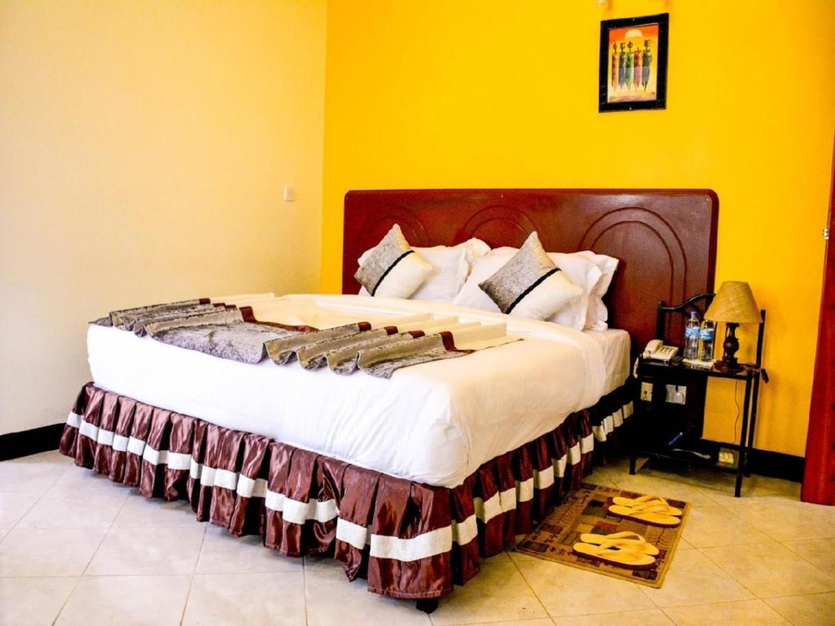 Crest Safari Lodge Bed And Breakfast Arusha Kültér fotó