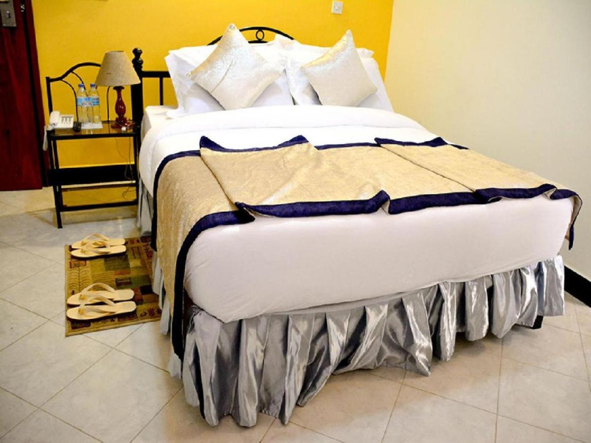 Crest Safari Lodge Bed And Breakfast Arusha Kültér fotó