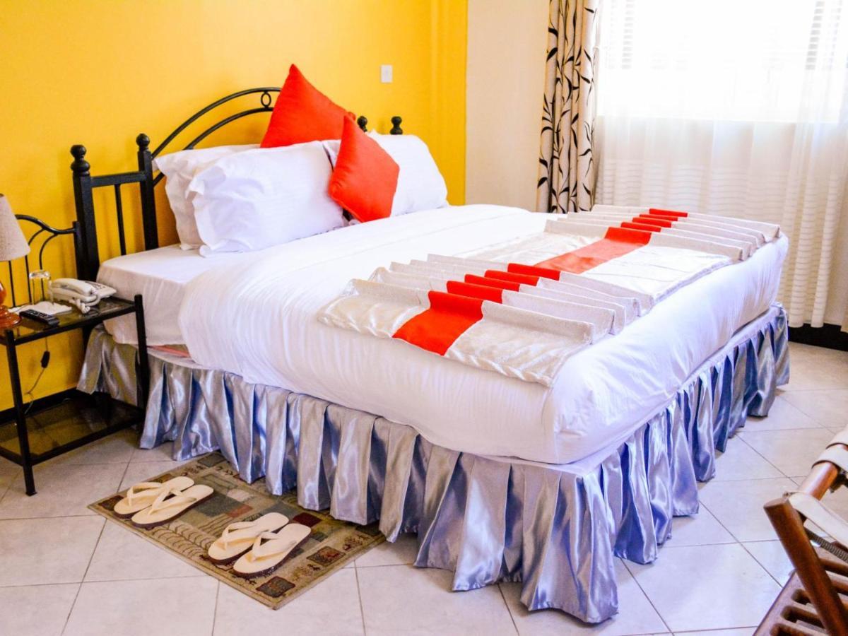 Crest Safari Lodge Bed And Breakfast Arusha Kültér fotó