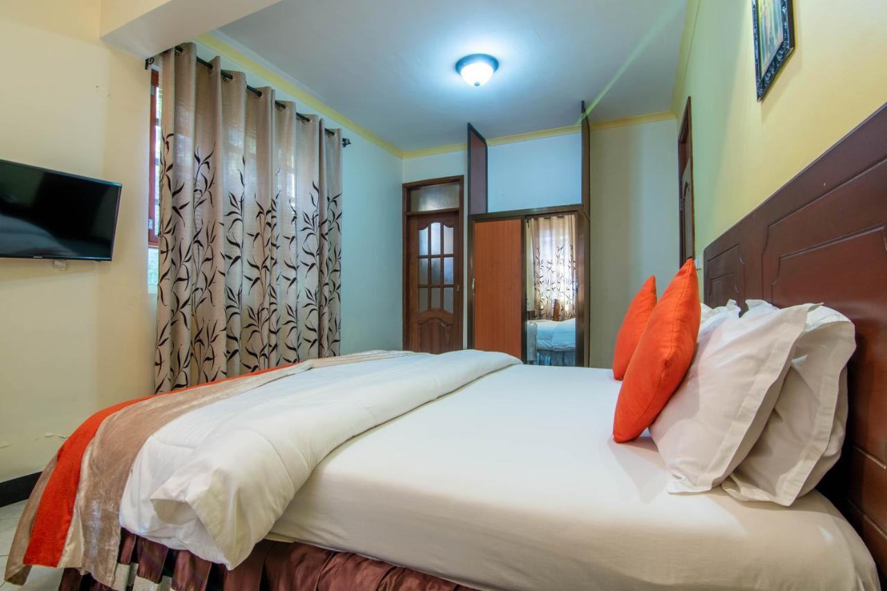 Crest Safari Lodge Bed And Breakfast Arusha Kültér fotó