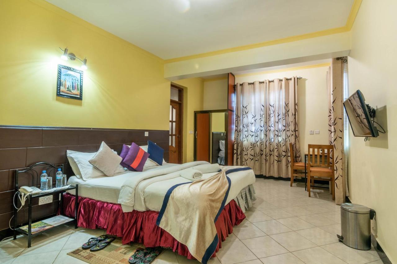 Crest Safari Lodge Bed And Breakfast Arusha Kültér fotó