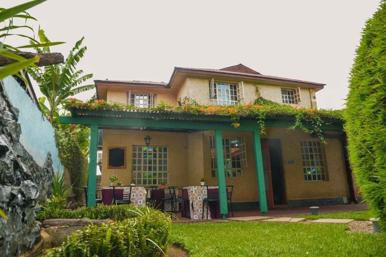 Crest Safari Lodge Bed And Breakfast Arusha Kültér fotó